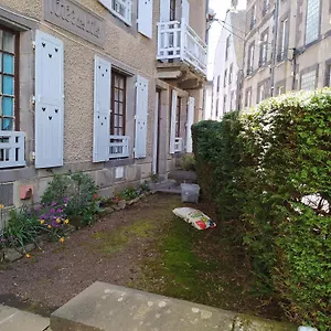 villa-loree-du-bois.hotels-rhonealpes.com/